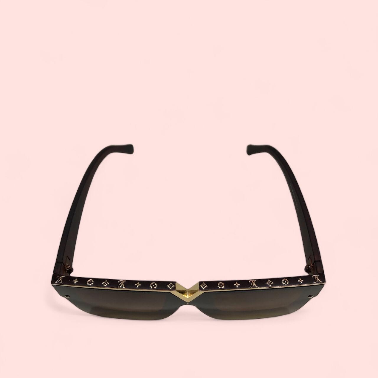 Luxurious Woman Louis Vuitton Rectangular Designer Sunglasses