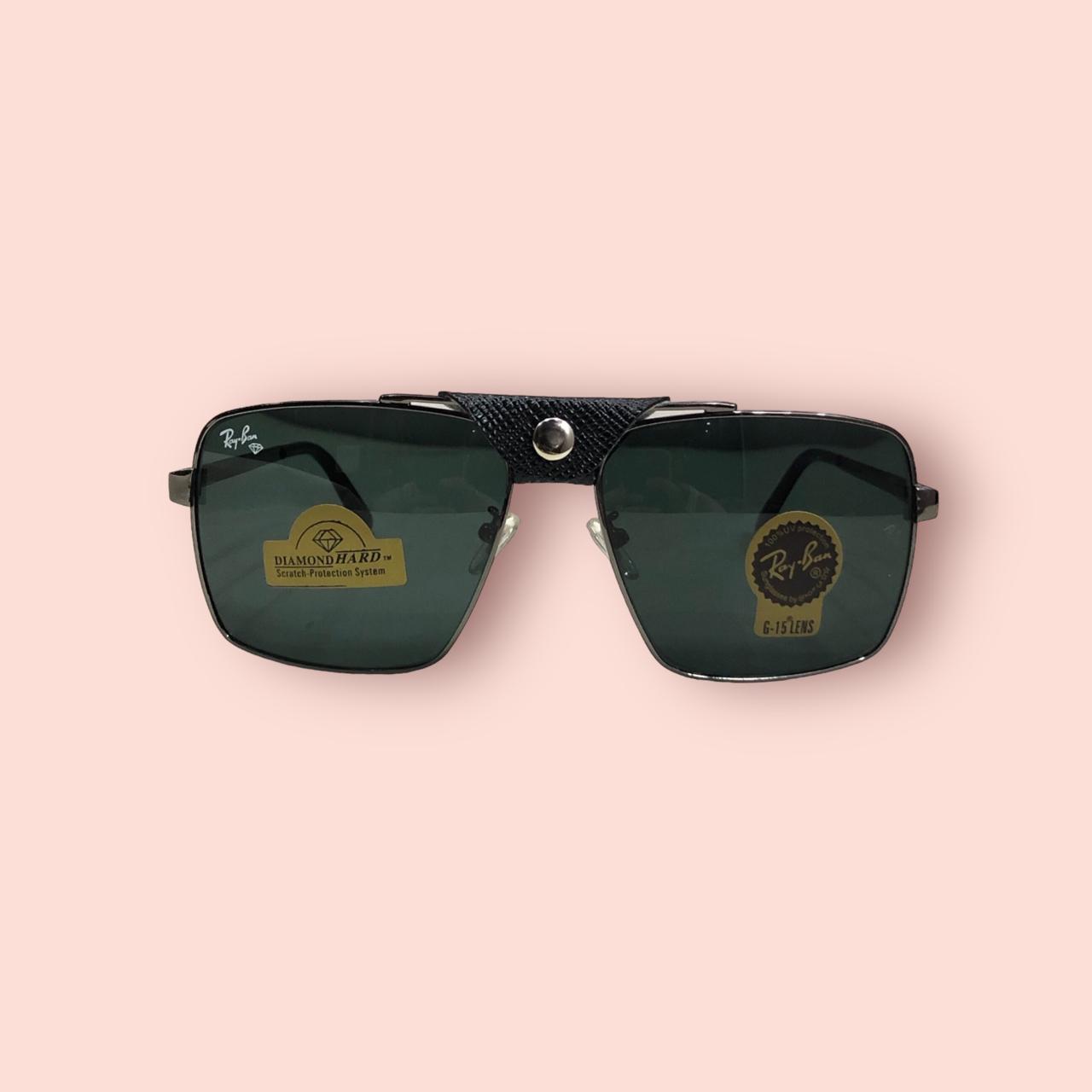 black ray-ban glasses